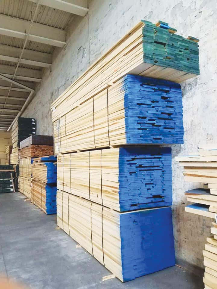 In Hardwoods DIXIEPLY carries certified lumber in many species such as Poplar, Ash, Alder, Cherry, Birch, Maple and Red and White Oak.