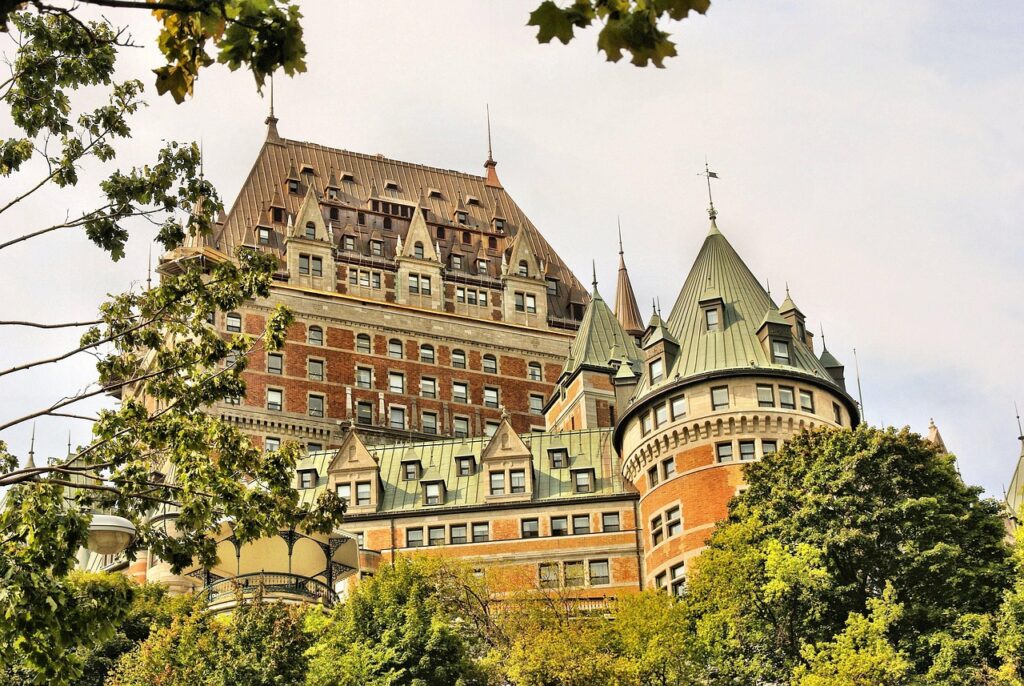 Quebec Business Trends June 2025 - Economists Anticipate “Pervasive Uncertainty” To Prove Challenging 2 Quebec
Oxford